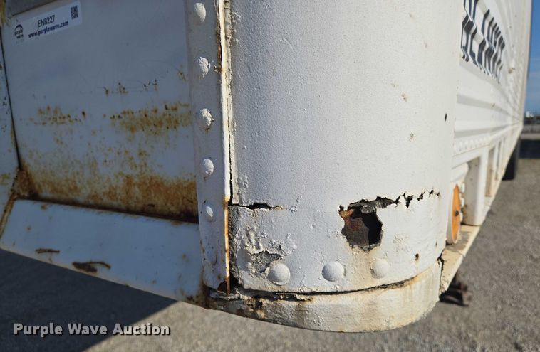 image for item EN8227 1972 Fruehauf dry van trailer