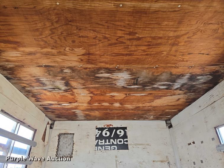 image for item EN8227 1972 Fruehauf dry van trailer