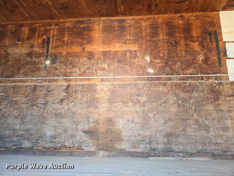 image for item EN8227 1972 Fruehauf dry van trailer