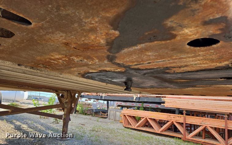 image for item EN8228 1988 Utility dry van office trailer