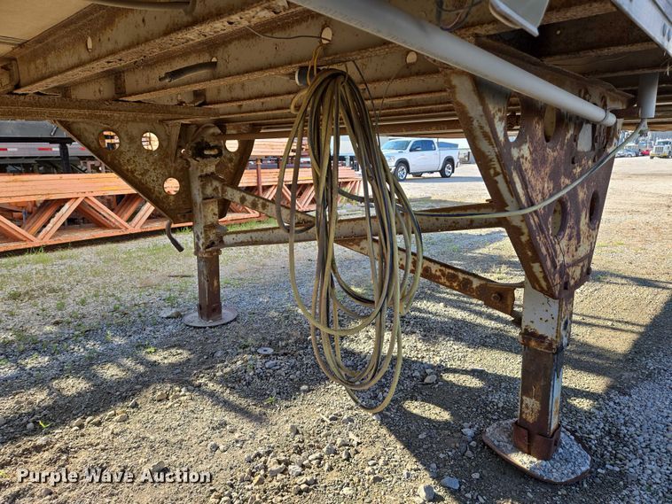 image for item EN8228 1988 Utility dry van office trailer