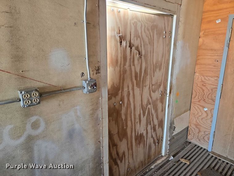 image for item EN8228 1988 Utility dry van office trailer