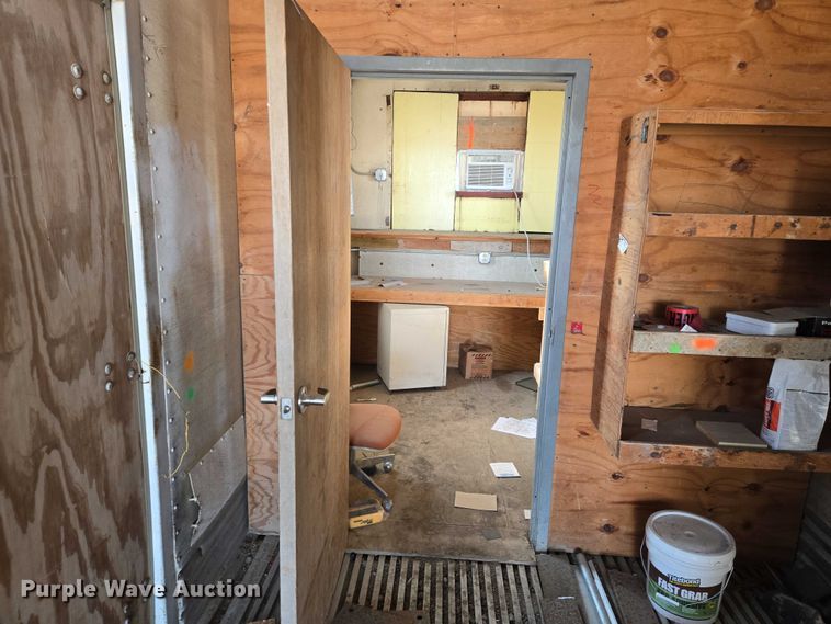 image for item EN8228 1988 Utility dry van office trailer