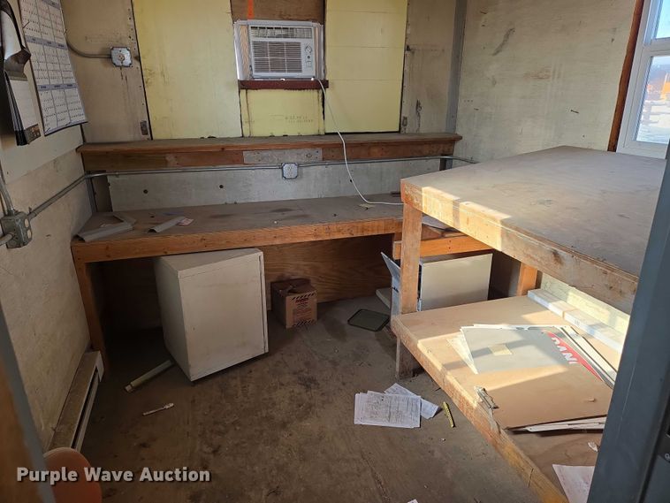 image for item EN8228 1988 Utility dry van office trailer