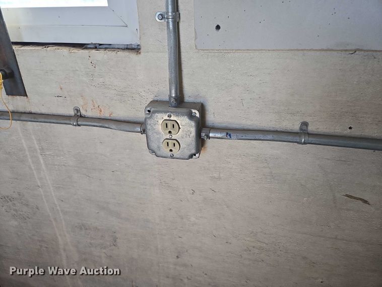 image for item EN8228 1988 Utility dry van office trailer