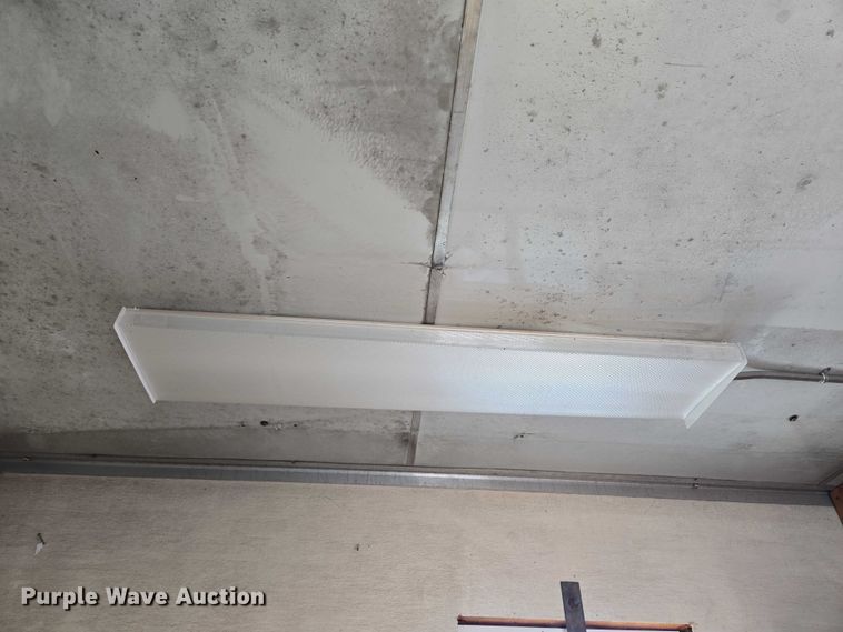 image for item EN8228 1988 Utility dry van office trailer