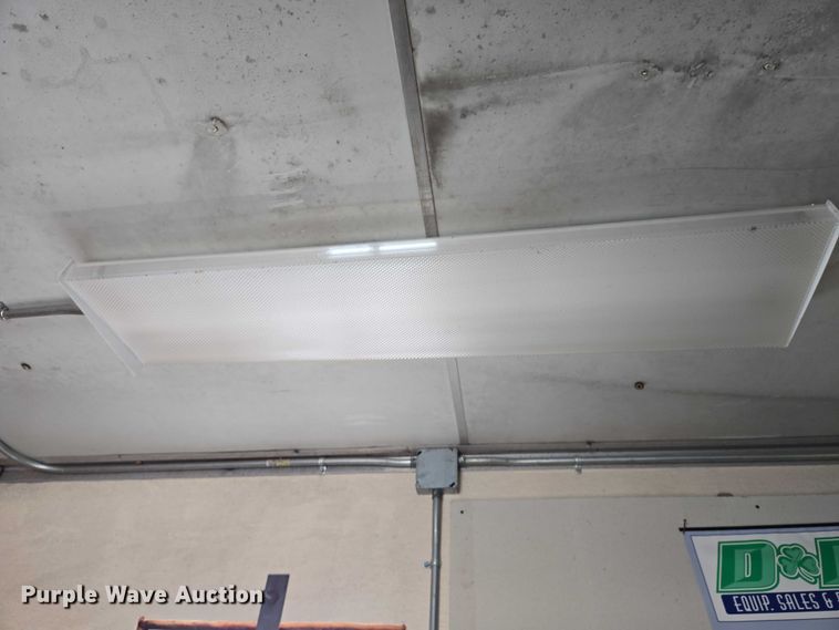 image for item EN8228 1988 Utility dry van office trailer