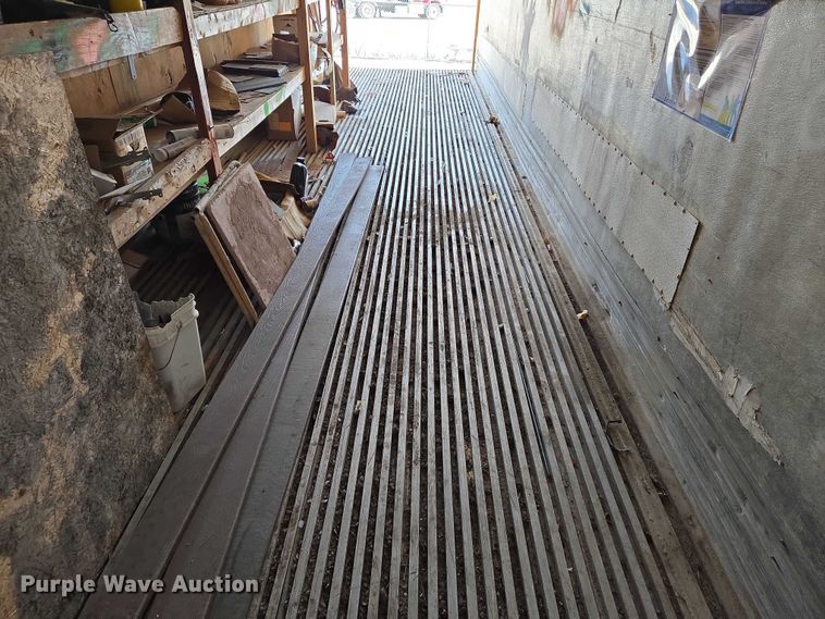 image for item EN8228 1988 Utility dry van office trailer