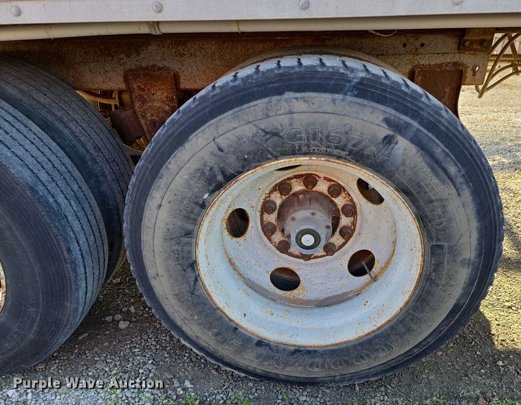 image for item EN8228 1988 Utility dry van office trailer