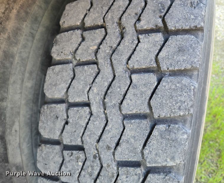 image for item EN8228 1988 Utility dry van office trailer