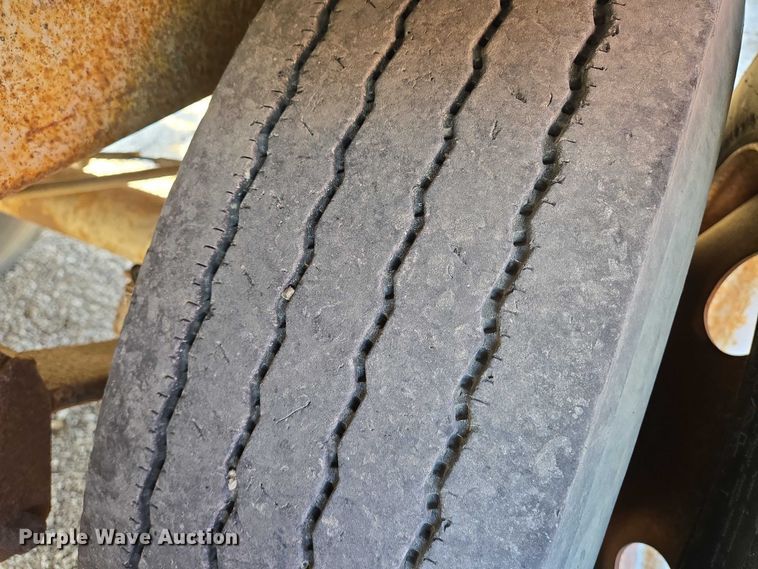 image for item EN8228 1988 Utility dry van office trailer