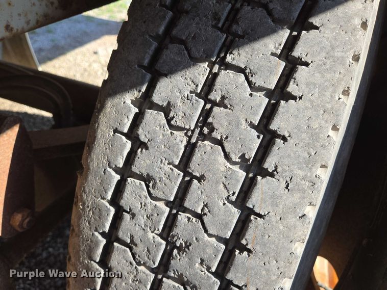 image for item EN8228 1988 Utility dry van office trailer