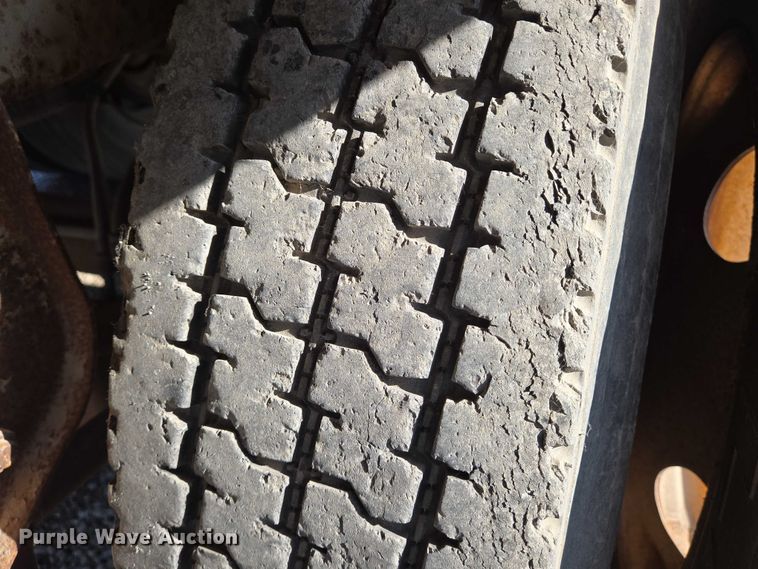 image for item EN8228 1988 Utility dry van office trailer