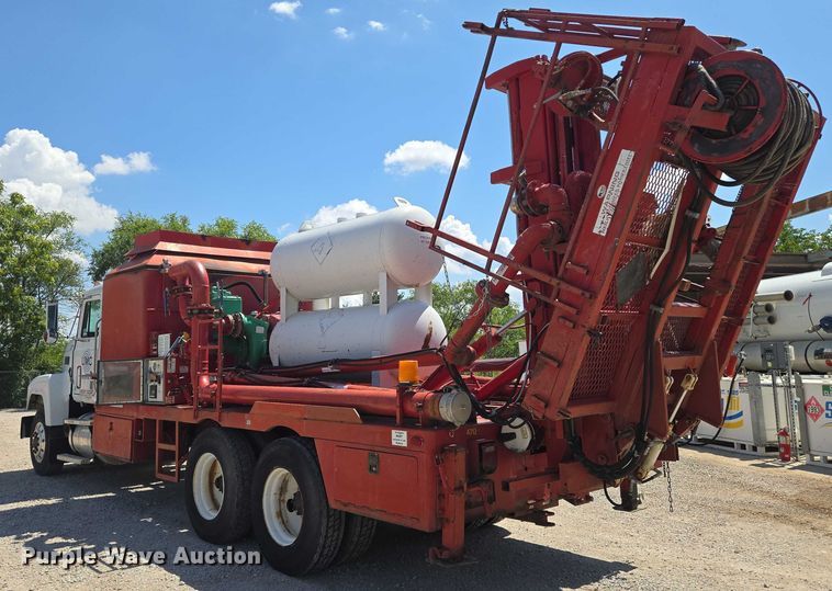 image for item EN8237 1992 Mack CH613 inversion boiler truck