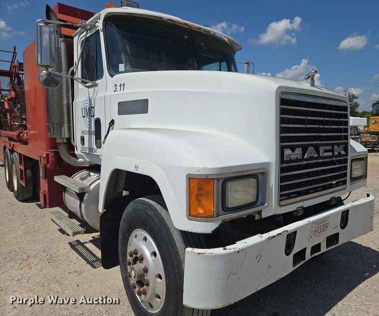 image for item EN8237 1992 Mack CH613 inversion boiler truck