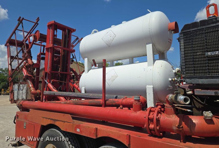 image for item EN8237 1992 Mack CH613 inversion boiler truck