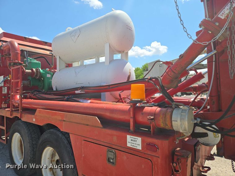 image for item EN8237 1992 Mack CH613 inversion boiler truck