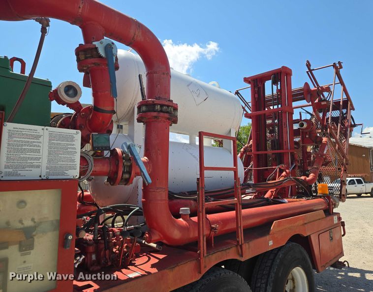 image for item EN8237 1992 Mack CH613 inversion boiler truck