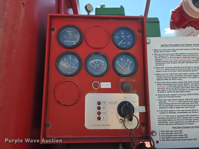 image for item EN8237 1992 Mack CH613 inversion boiler truck