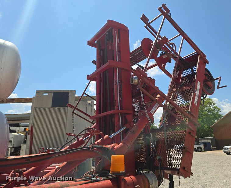 image for item EN8237 1992 Mack CH613 inversion boiler truck