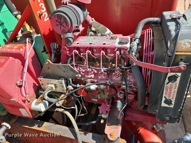 image for item EN8237 1992 Mack CH613 inversion boiler truck