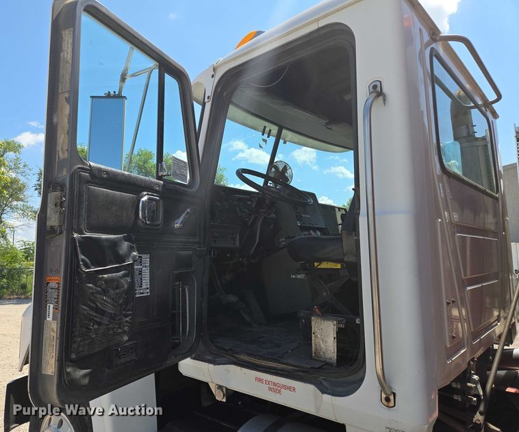 image for item EN8237 1992 Mack CH613 inversion boiler truck