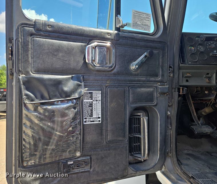 image for item EN8237 1992 Mack CH613 inversion boiler truck