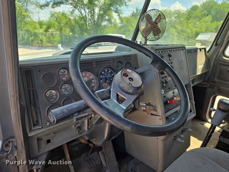 image for item EN8237 1992 Mack CH613 inversion boiler truck