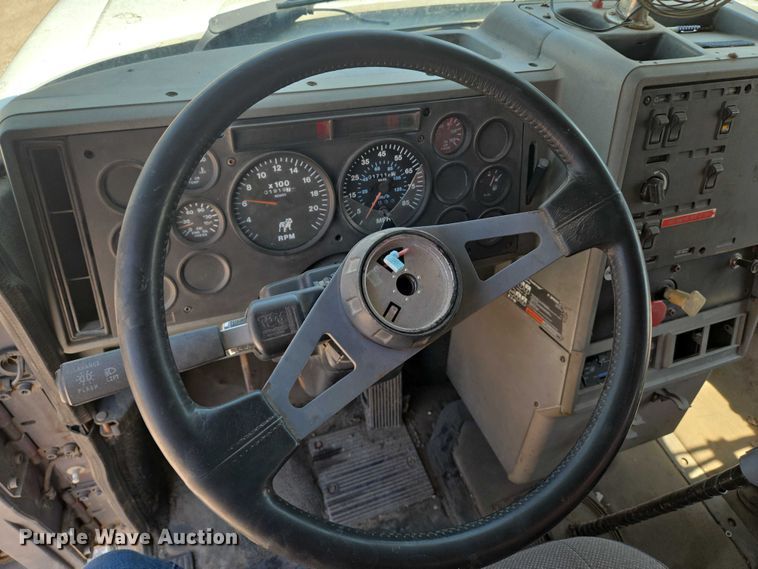 image for item EN8237 1992 Mack CH613 inversion boiler truck