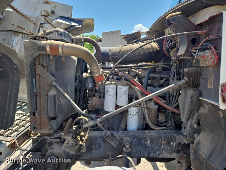 image for item EN8237 1992 Mack CH613 inversion boiler truck