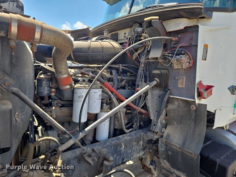 image for item EN8237 1992 Mack CH613 inversion boiler truck
