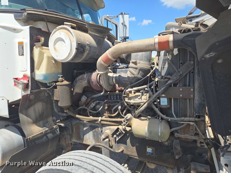 image for item EN8237 1992 Mack CH613 inversion boiler truck