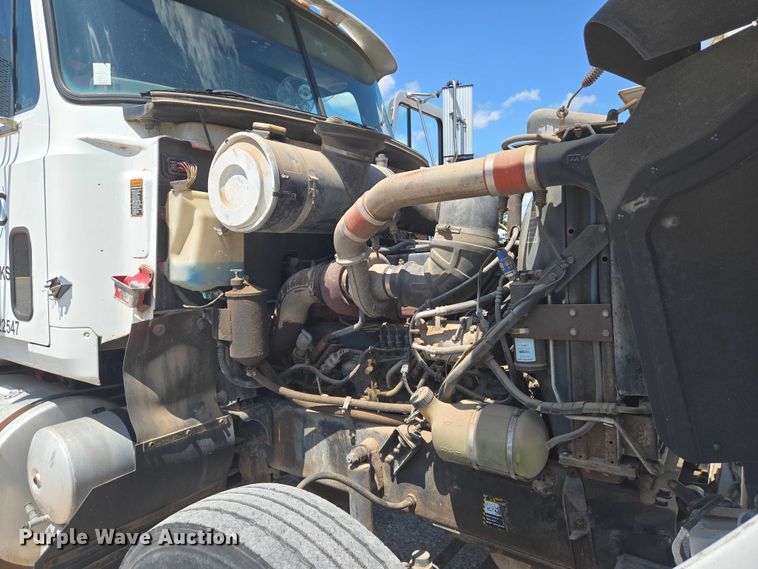 image for item EN8237 1992 Mack CH613 inversion boiler truck
