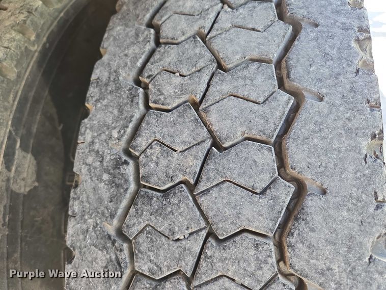 image for item EN8237 1992 Mack CH613 inversion boiler truck