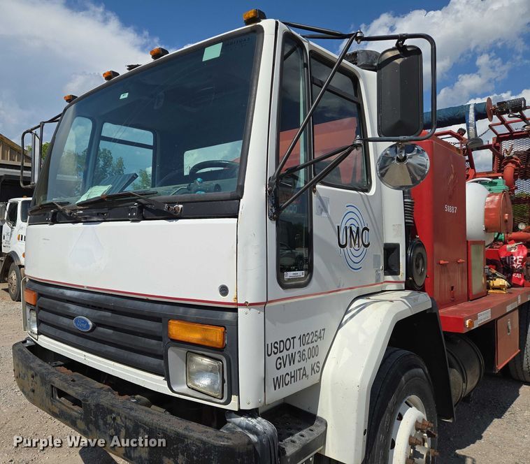 image for item EN8239 1993 Ford CF8000 inversion boiler truck 