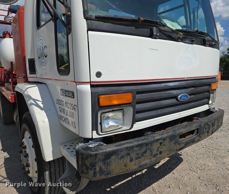 image for item EN8239 1993 Ford CF8000 inversion boiler truck 