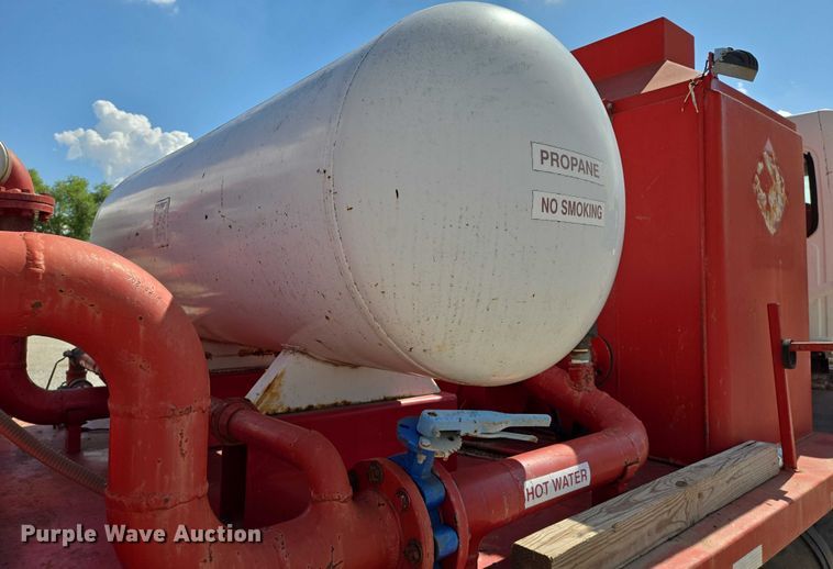 image for item EN8239 1993 Ford CF8000 inversion boiler truck 