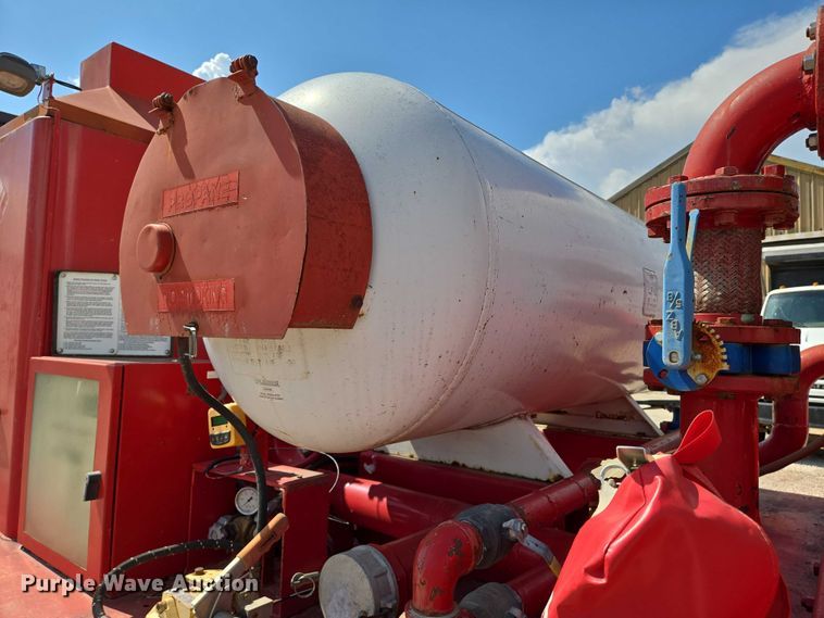 image for item EN8239 1993 Ford CF8000 inversion boiler truck 