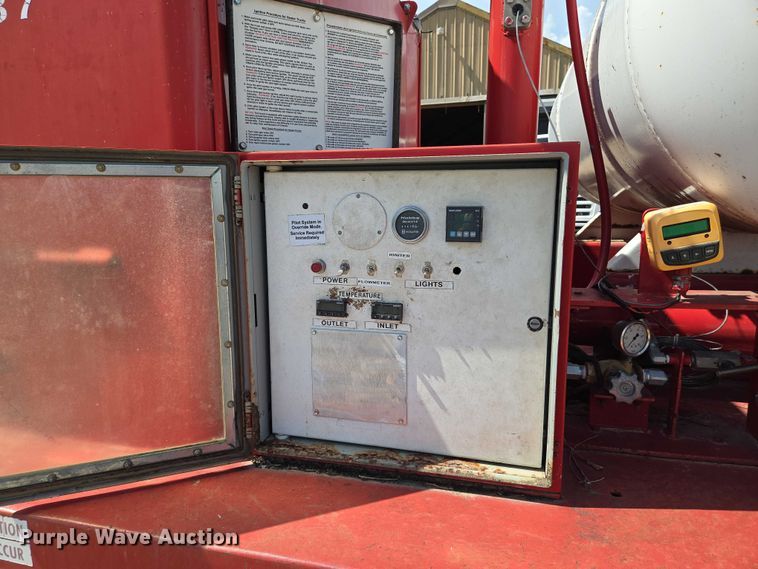 image for item EN8239 1993 Ford CF8000 inversion boiler truck 