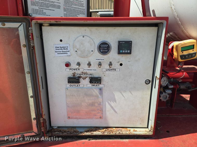 image for item EN8239 1993 Ford CF8000 inversion boiler truck 