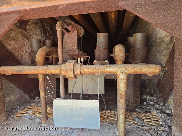 image for item EN8239 1993 Ford CF8000 inversion boiler truck 