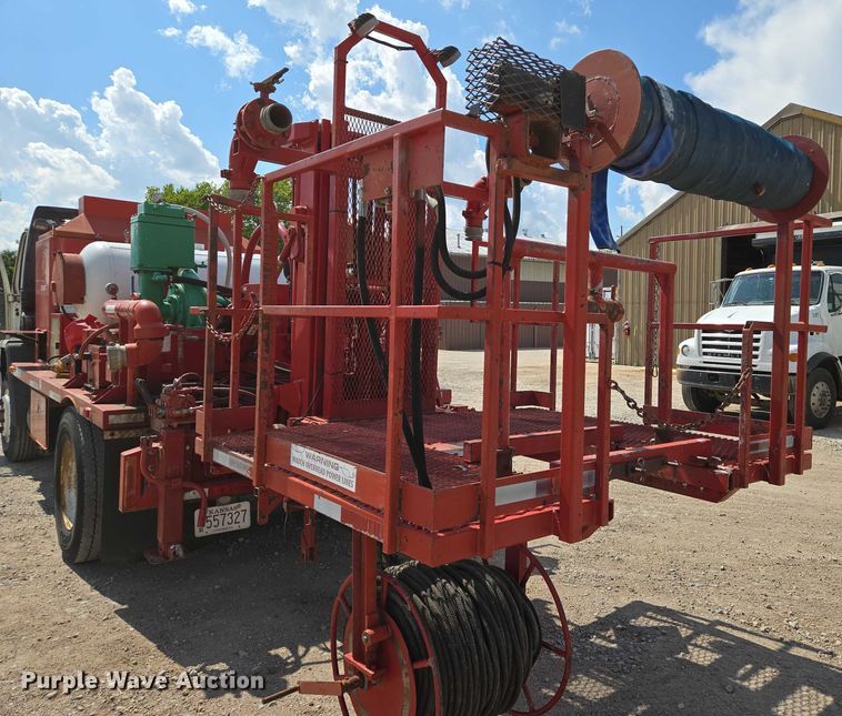 image for item EN8239 1993 Ford CF8000 inversion boiler truck 