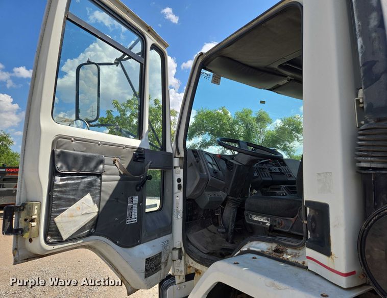 image for item EN8239 1993 Ford CF8000 inversion boiler truck 