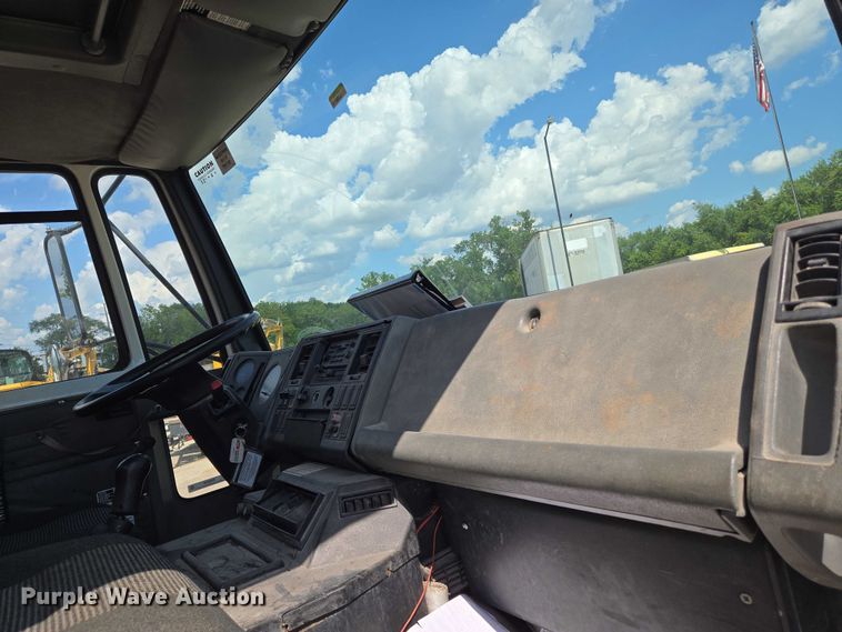 image for item EN8239 1993 Ford CF8000 inversion boiler truck 