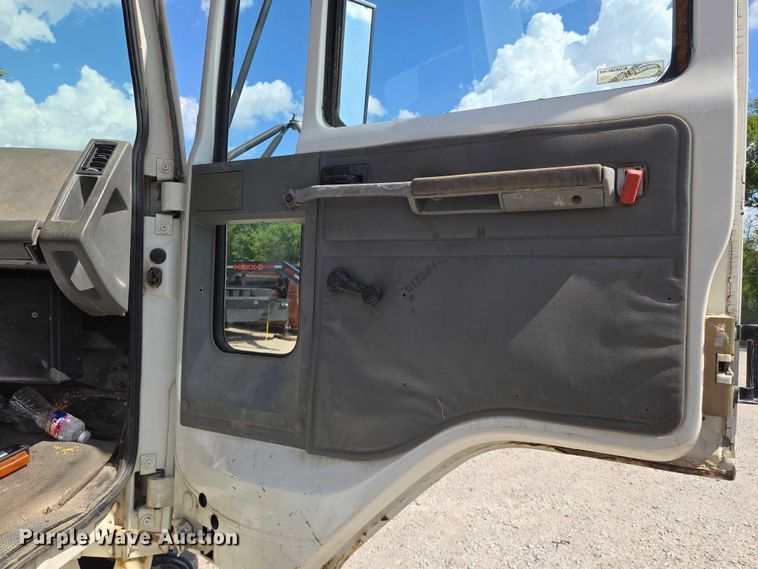 image for item EN8239 1993 Ford CF8000 inversion boiler truck 