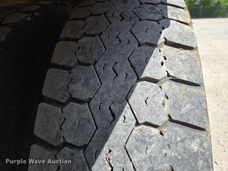 image for item EN8239 1993 Ford CF8000 inversion boiler truck 