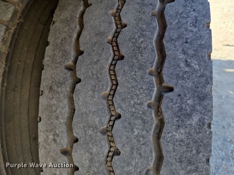 image for item EN8239 1993 Ford CF8000 inversion boiler truck 