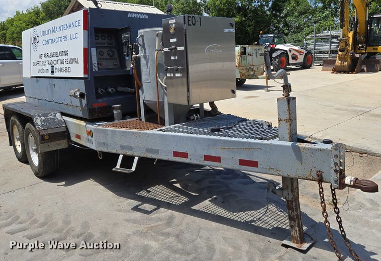 image for item EN8241 2010 EcoQuip EQ400T-A vapor abrasive blast system trailer