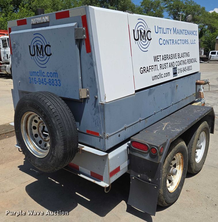 image for item EN8241 2010 EcoQuip EQ400T-A vapor abrasive blast system trailer