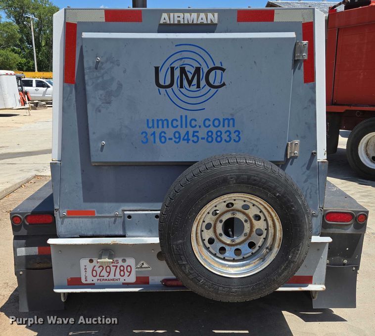 image for item EN8241 2010 EcoQuip EQ400T-A vapor abrasive blast system trailer